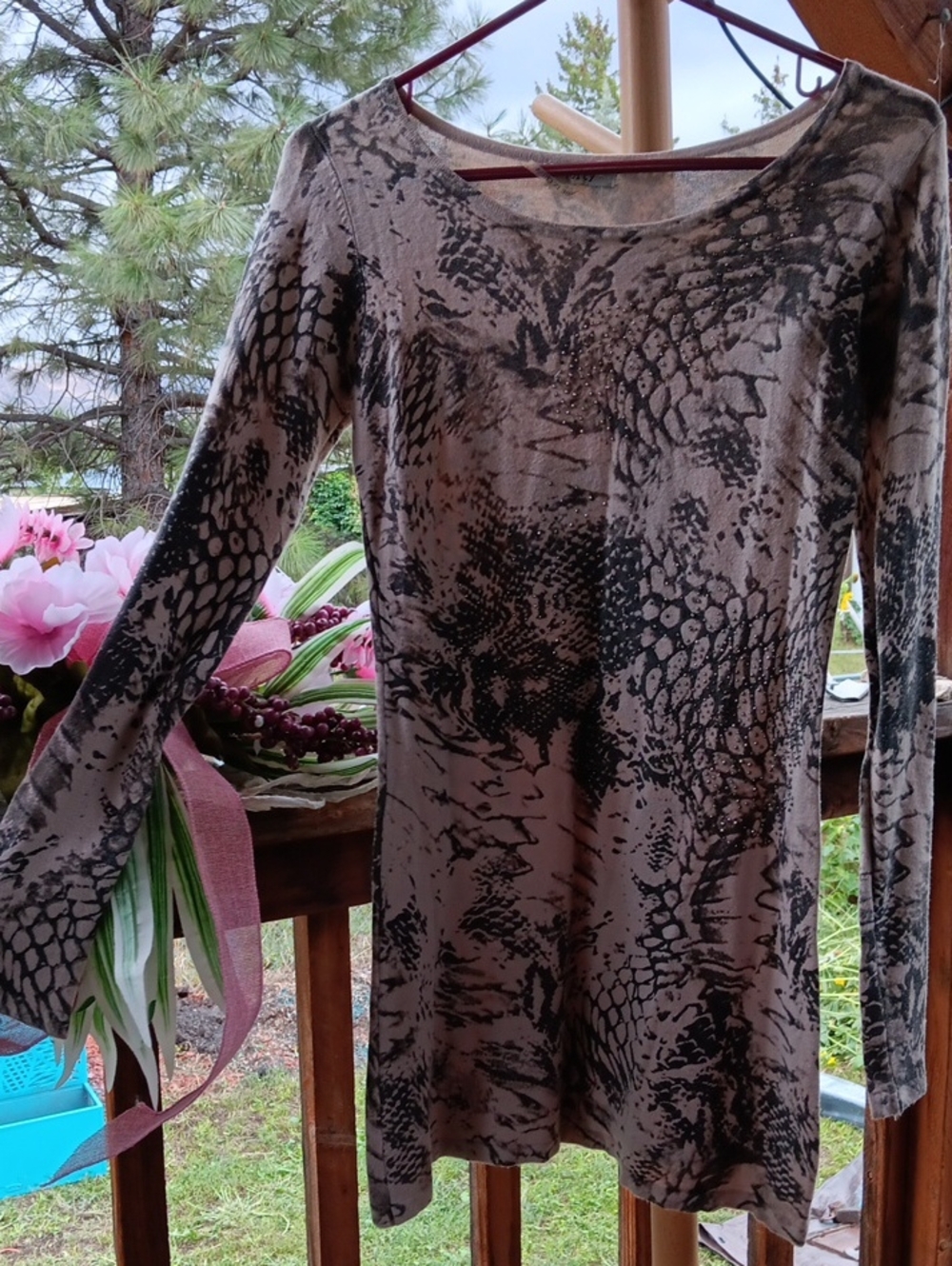 Verty Long Sleeve  Print Tunic Dress in Grey & Dark Grey Taupe